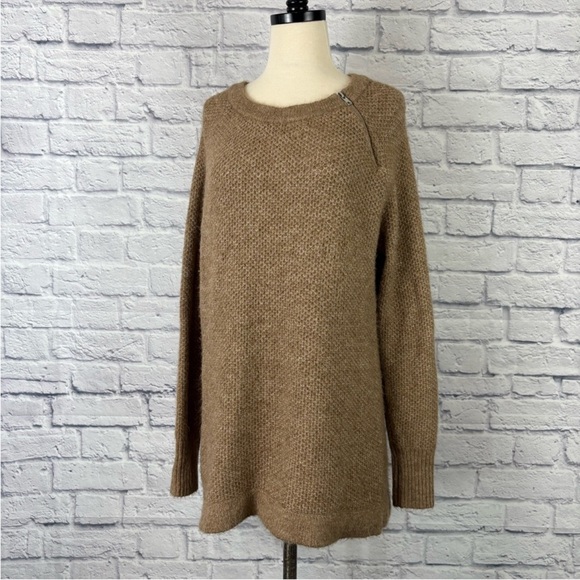 Abercrombie & Fitch sweater size Large - Picture 2 of 6